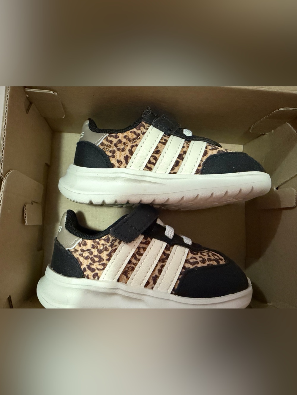 Kids Leopard Print Athletic Sneakers with White Stripes Adidas NWT